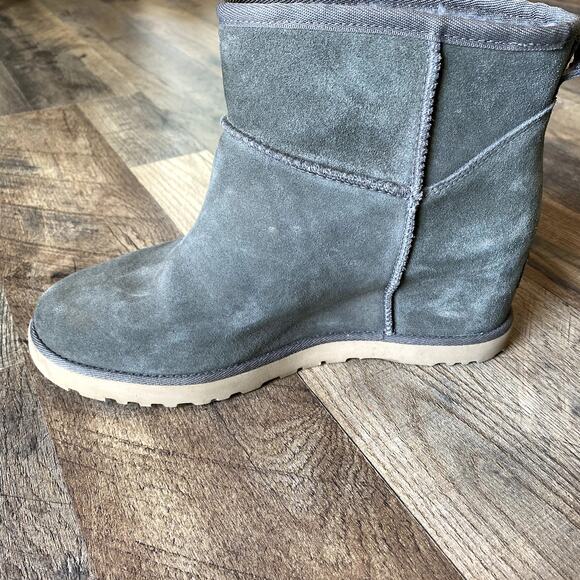 UGG Classic Femme Mini Wedge Slate Gray Cozy Suede Ankle Boot Women's 9.5 - Picture 10 of 13